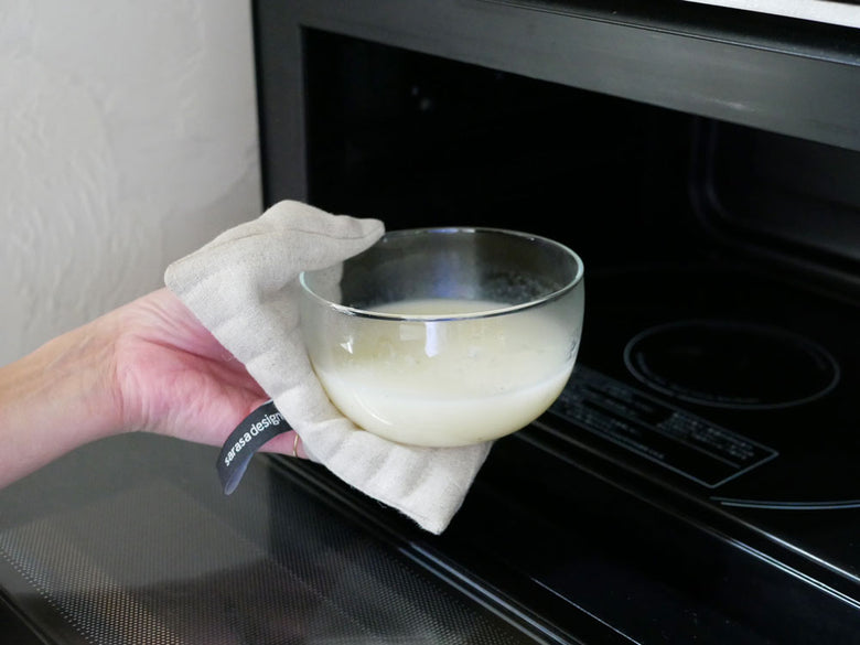 ティージー製台湾ボロシリケートガラスのアイスクリームボウル500ml、サラダボウル1100ml、プディングカップ360mlが整然と並べられている