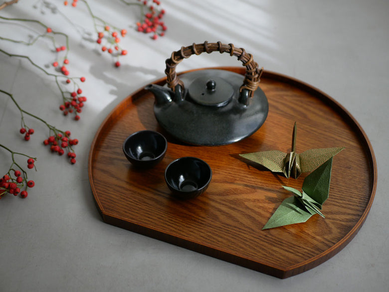 天然木製の半月盆、ナチュラル仕上げのテーブルトップ用食器