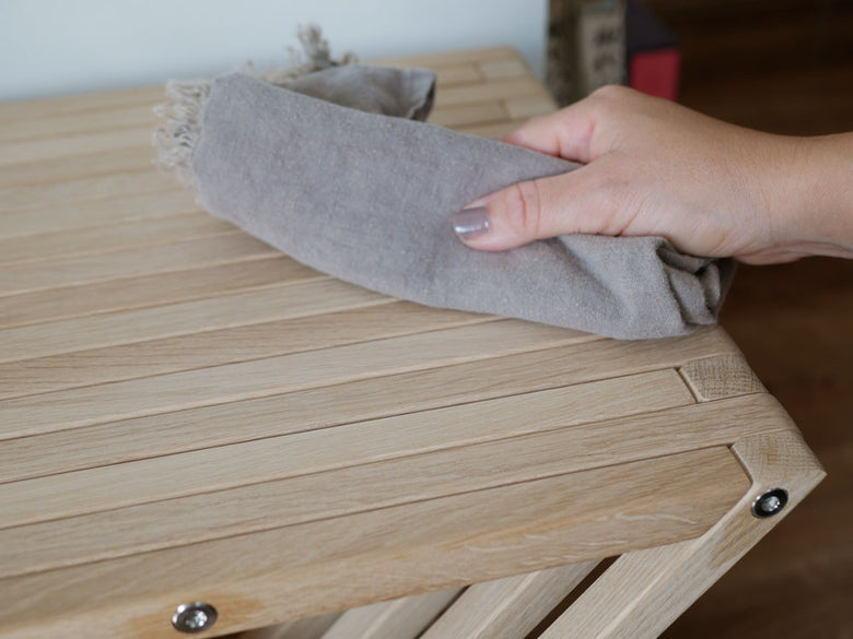 FRITZ HANSEN（フリッツ・ハンセン）のSkagerak Fioniaスツール、オークまたはチーク材を使用した木製のシンプルな椅子