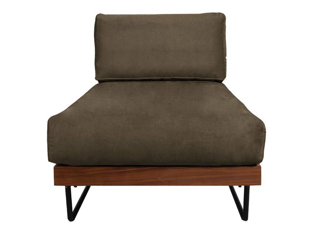 ウォルナット無垢材とアイアン脚を使用したウェルメ カウチソファ。快適なクッションが特徴のシンプルなデザイン