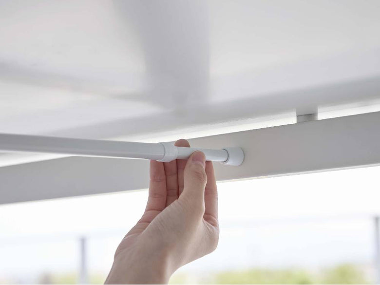 タワーシリーズのスチール製テーブル下つっぱり棒用収納ラック