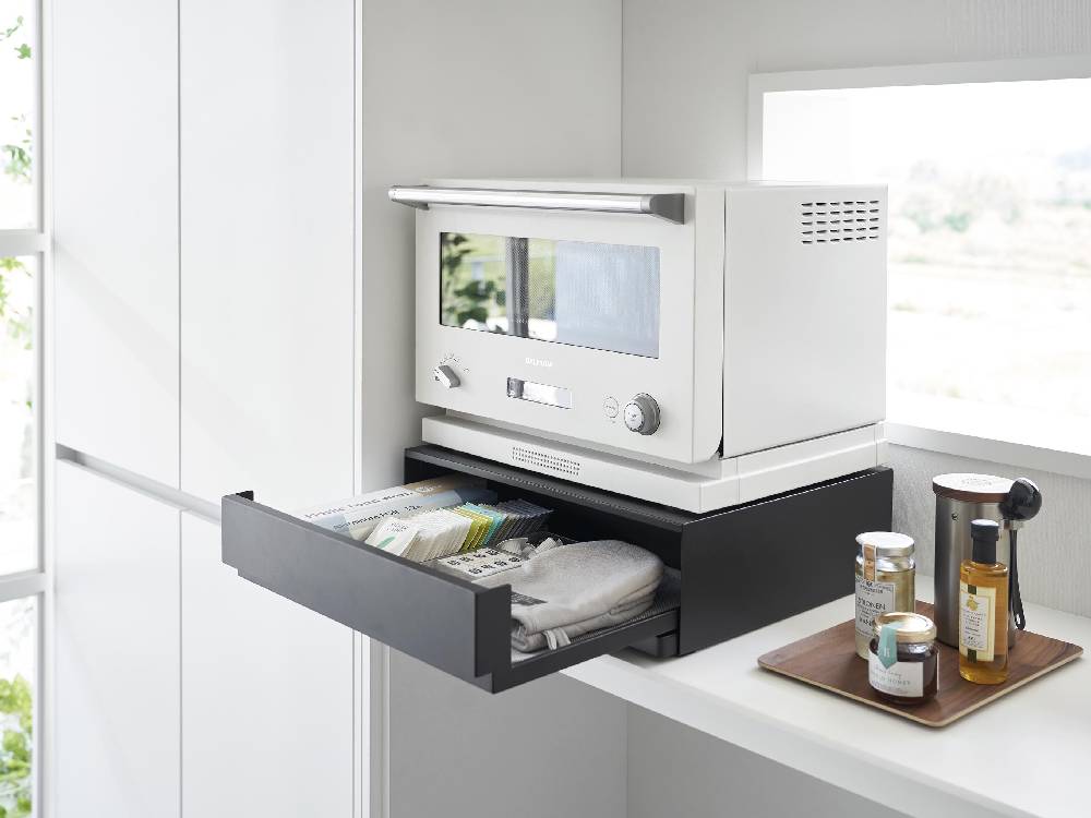 ツーウェイキッチン家電下引き出しとスライドテーブルが組み込まれたタワー型キッチンキャビネット