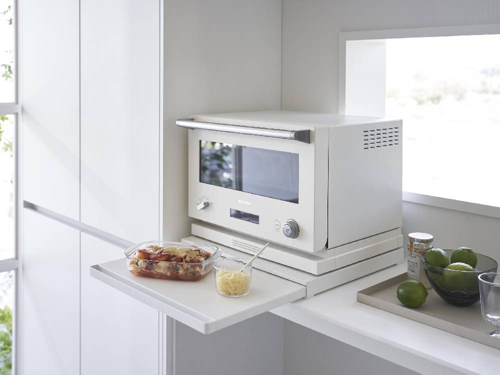 スチール製タワー型キッチンキャビネット、天板と下スライドテーブルが付いた収納棚