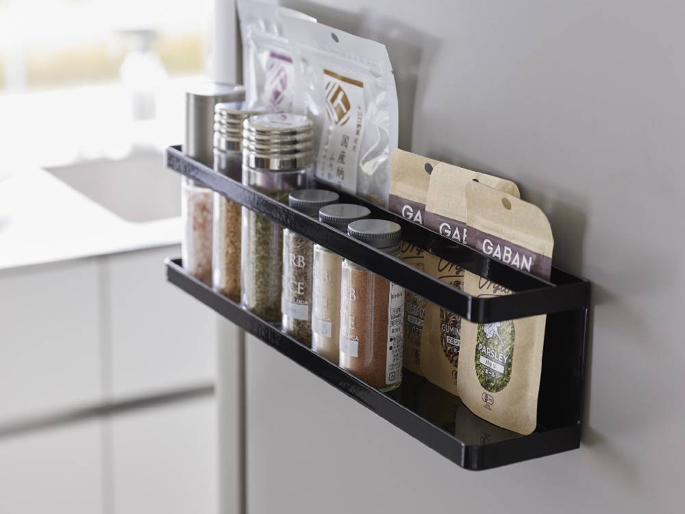 タワーマグネット冷蔵庫横サプリ＆調味料ラック、スチール製のキッチン用マグネット棚で調味料や食品を整理できる