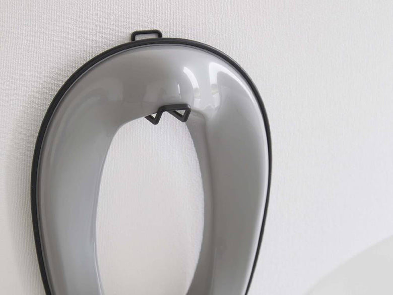 シルバーの壁付け式ウォールトイレ用品収納フック