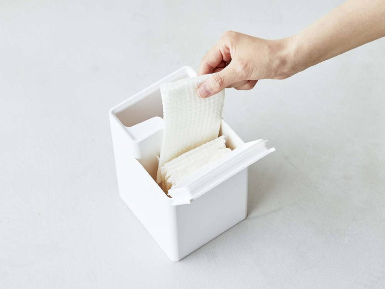 タワークリーナーシート収納付きトイレワイパースタンド。ABS樹脂とシリコーン製で、紙製のクリーナーシートをコンパクトに収納可能な家庭用トイレ用品。