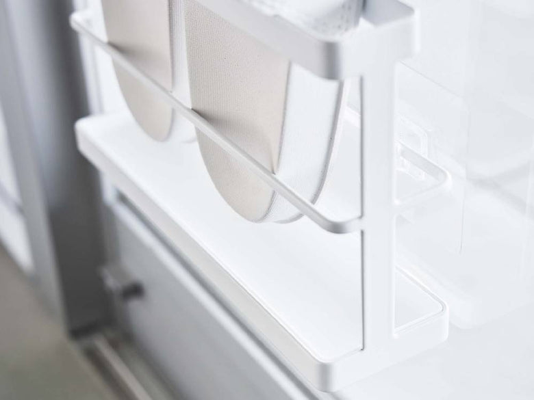 タワー型ツーウェイベランダスリッパラック、スチール製シェルフとプラスチック製トレー付き