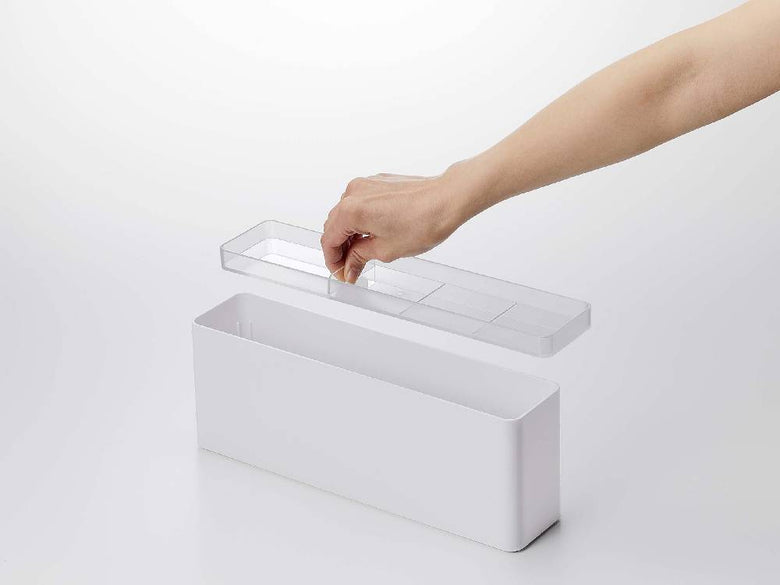 tosca/トスカ製ネイル収納ケース。PS樹脂のプラスチックボックスに天然木積層合板の蓋が付いた、オフィス用品としても使用可能なコンパクトな収納ケース。