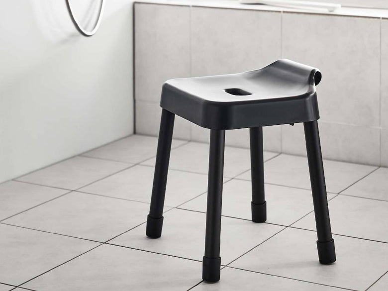 灰色のプラスチック製【MIST/ミスト】引っ掛け風呂イス SH35