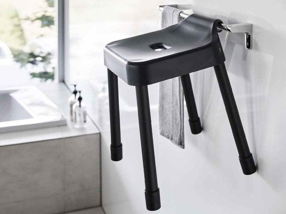 【MIST/ミスト】引っ掛け風呂イス SH35。シルバーのアルミ合金パイプとポリプロピレン座面を備えた浴室用の頑丈な風呂椅子