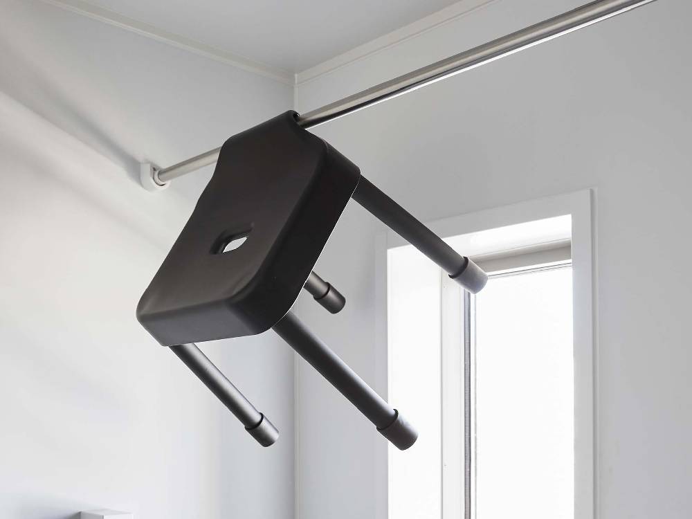 銀色のアルミニウム合金製【MIST/ミスト】引っ掛け風呂イス SH30