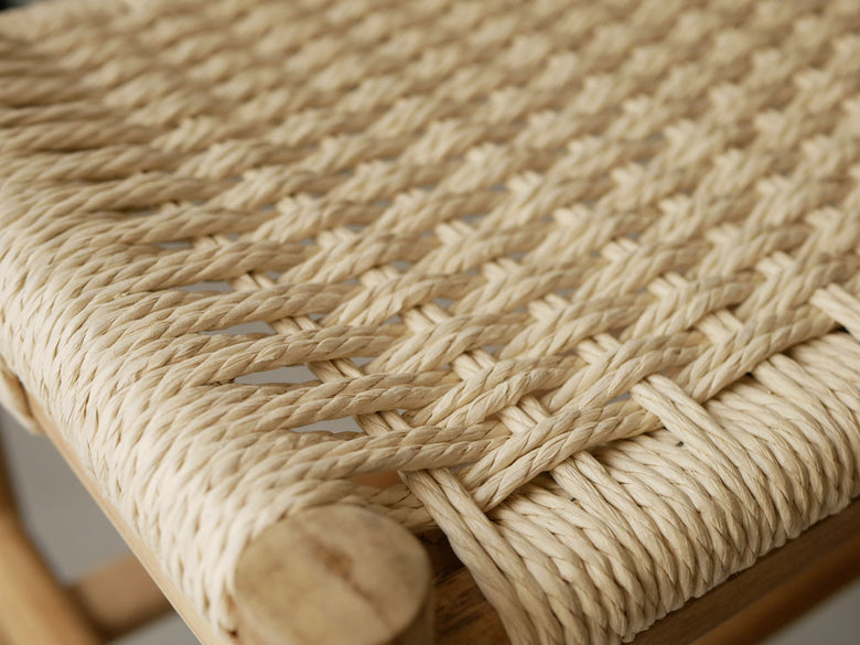 チーク無垢材とペーパーコードで作られたサンフラワーラタンの屋外用スツール