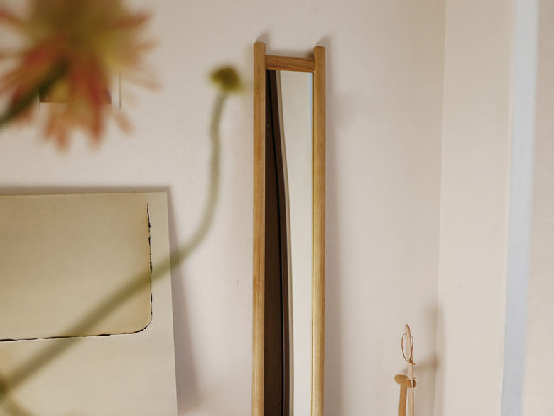 Sunflower Rattan HOKOS製全身映るチーク無垢材スリムミラー。高さ175cmの自然な木目とミラーが調和したインテリア用鏡。