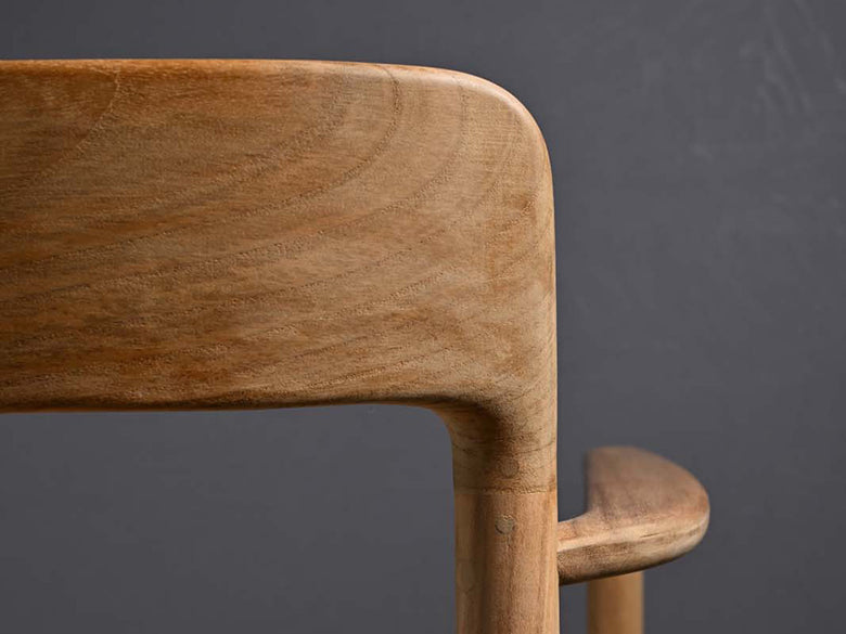 チーク無垢材とサンフラワーラタン、ペーパーコードを使用したHOKOSのダイニングチェア
