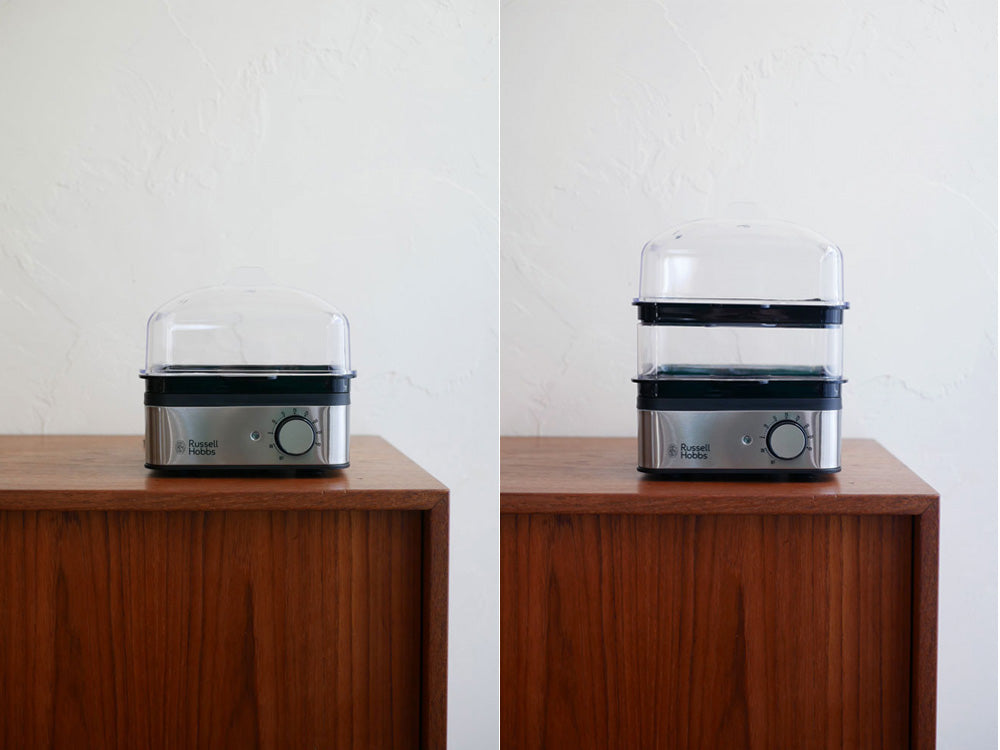 Russell Hobbsのミニスチーマーとスープトレイ、スチーム皿がキッチンカウンターに整然と並べられている