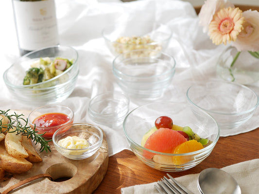 全面物理強化ガラス製のデュラレックスリスボウルに新鮮な果物が盛られたテーブルウェアの写真