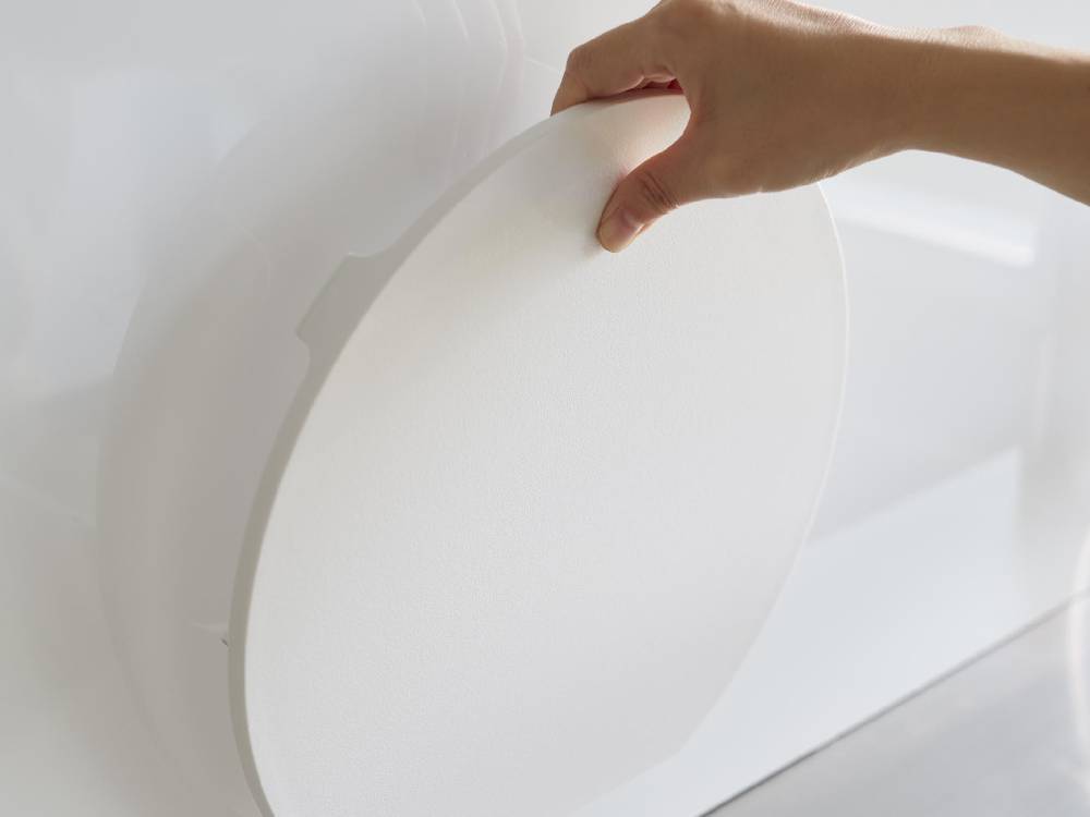 タワー製食洗機対応マグネット抗菌ラウンドまな板。ポリプロピレン素材でネオジムマグネットが付いています。