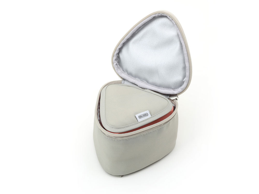 銀色のGEL-COOLジェルクール蓋付きランチボックスと専用保冷ケースの製品画像