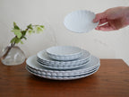1616/arita japan TY Palace Plateのグレー陶石製プレートセット。11cm、16cm、22cmの異なるサイズが美しく並んでいます。