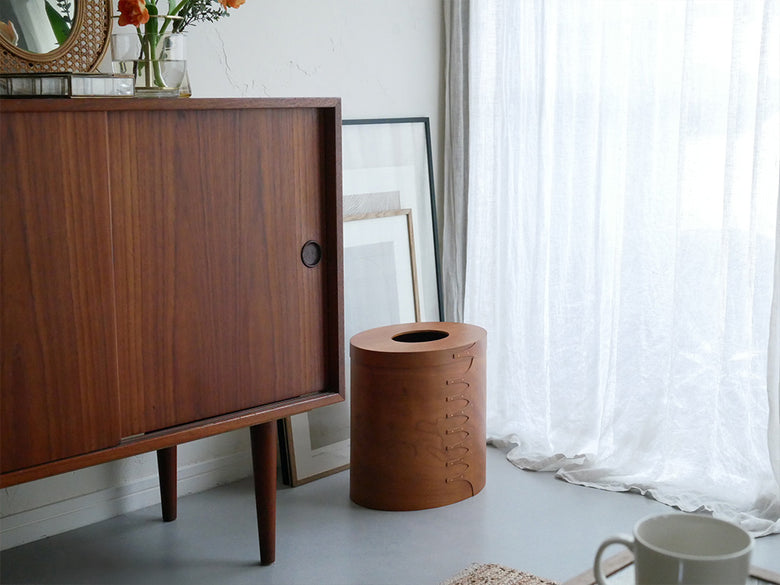 チェリー材のアクシス シェーカーダストボックス、引き出し付き木製収納家具