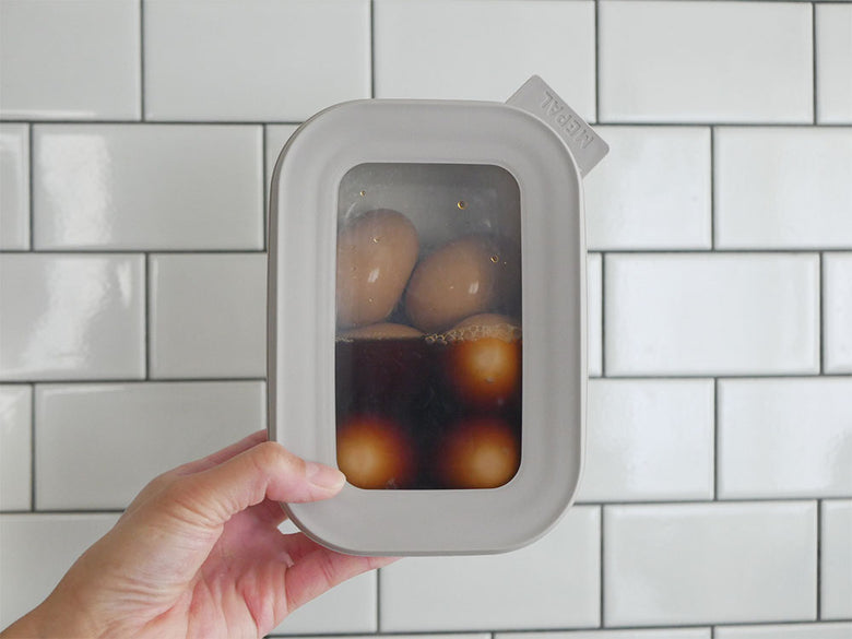 MEPALメパルの汁漏れ防止マルチ保存容器サーキュラシリーズの丸型と長方形のホワイトおよびブラックセット