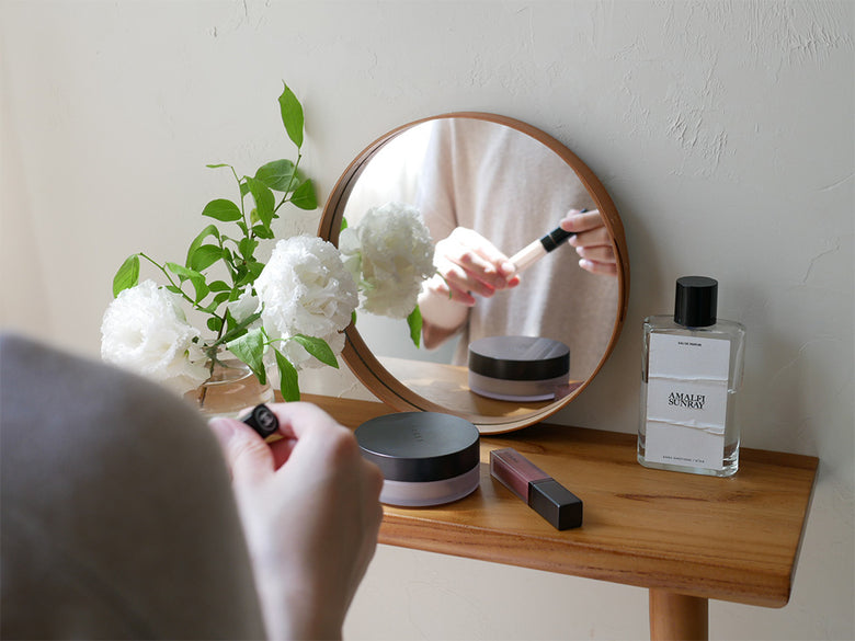 アクシス シェーカーミラー、チェリー材を使用したオーバル型および直径22cm・32cmのラウンド型の手作りミラー