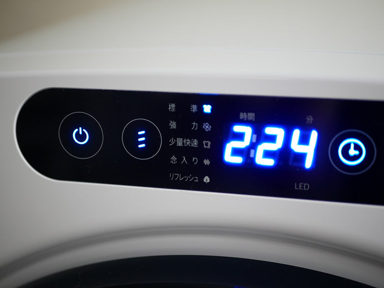 ESTILOのコンパクト衣類乾燥機（シルバー）、最大3kgまで乾燥可能な小型設計