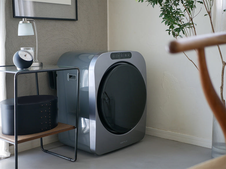 エスティロのシルバー色コンパクト衣類乾燥機