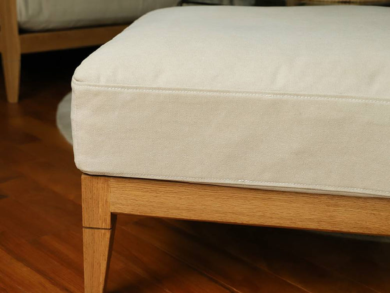 アデペシュのsoloソファーに使用されているリネン素材