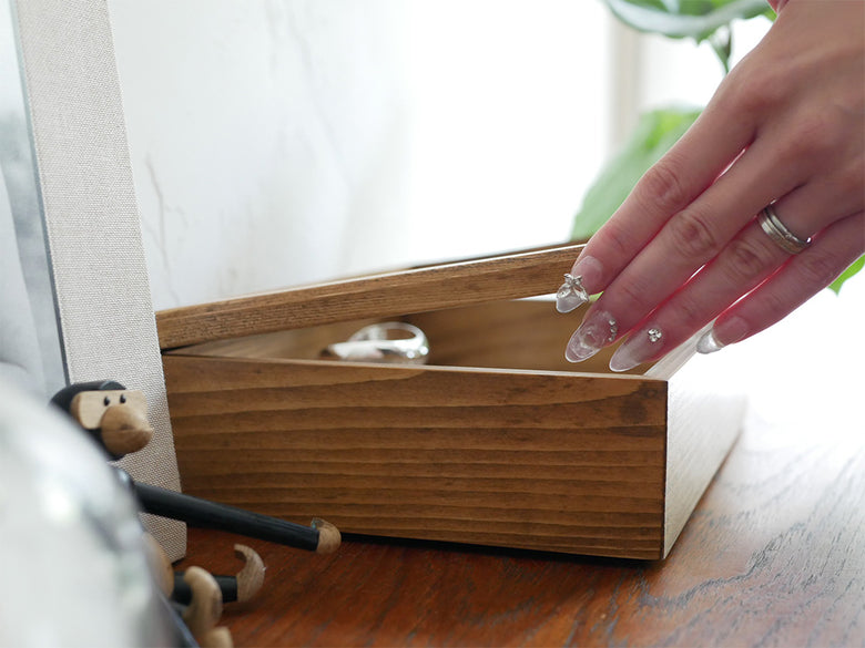 フィリピン産パイン材とガラス製のクレエスタッキングジュエリーボックス