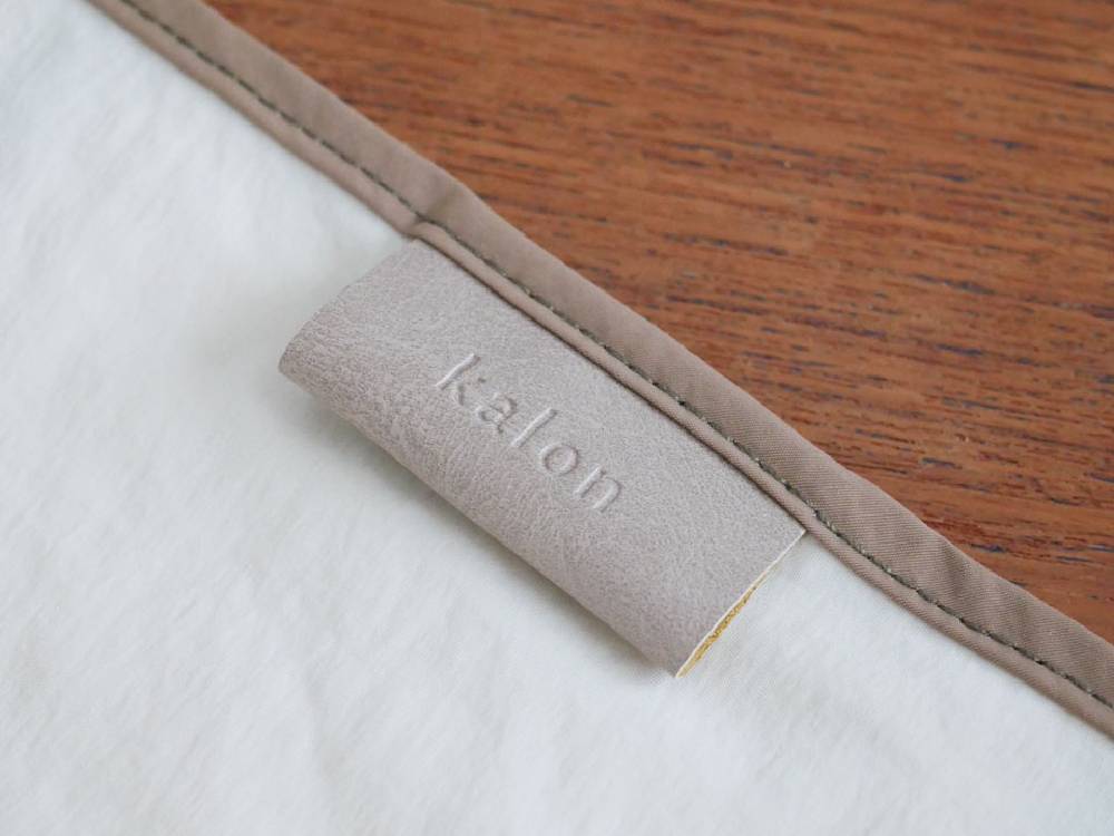 ブラウン色の【RELIEF】エコバッグが広げられた状態で撮影された画像