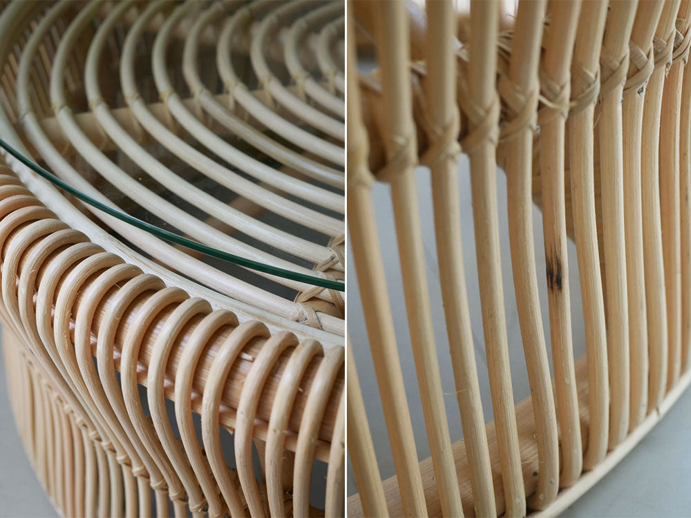 サンフラワーラタンのラタンとガラスを組み合わせたナチュラルデザインのローテーブル。ハードウッドとウィッカーを使用し、清潔感のあるインテリアに最適な家具