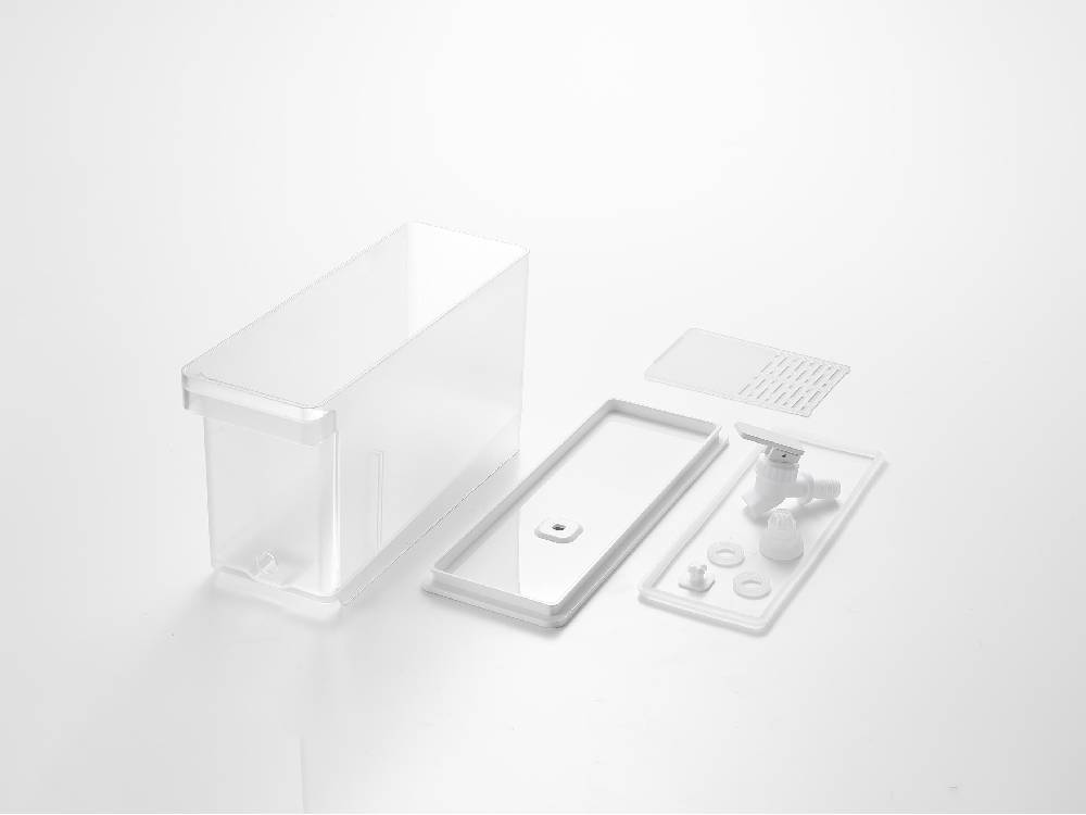 タワー型冷蔵庫ドリンクサーバー1.8リットルのプラスチック製本体の写真