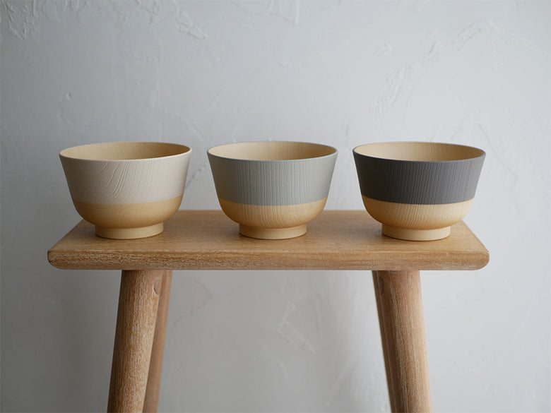 やさしい彩りシリーズの抗菌汁椀、抗菌丼、天然木風箸が揃ったテーブルウェアセット