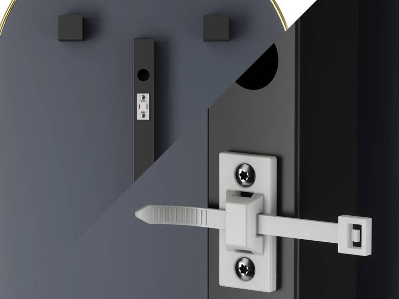 Umbra/アンブラのフーバ アーチド リー二ングミラー、高さ157cm、ブラス仕上げのガラス製インテリア用鏡