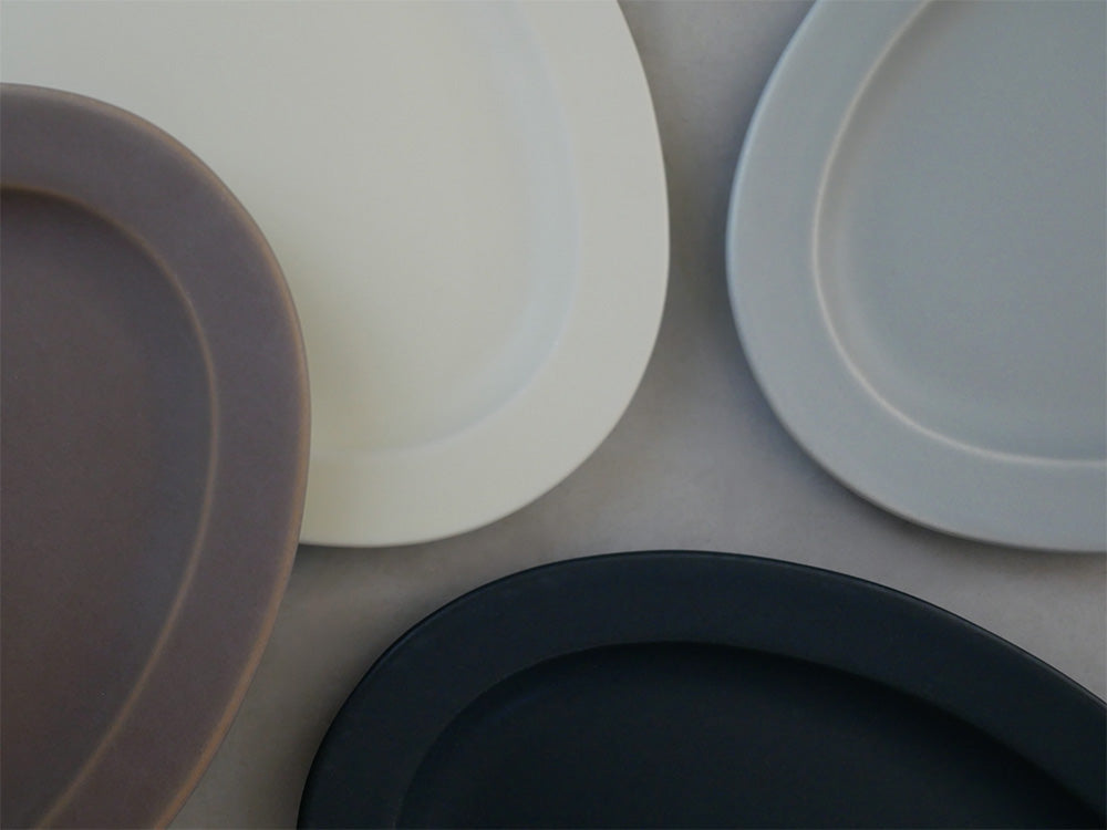 SAKUZAN（サクザン）Saraオーバルプレート、磁器製の長楕円形ディナープレート