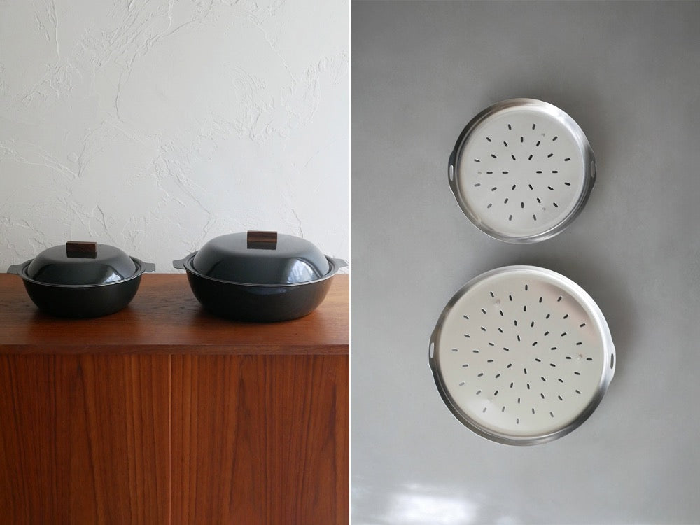 琺瑯と天然木を使用したキントーKAKOMI IH卓上鍋とその蓋が整然と配置された静物写真