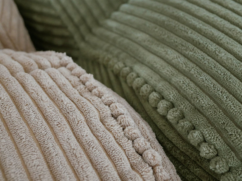 ピグレットのソファー風座椅子、グレーのポリエステル製布張地