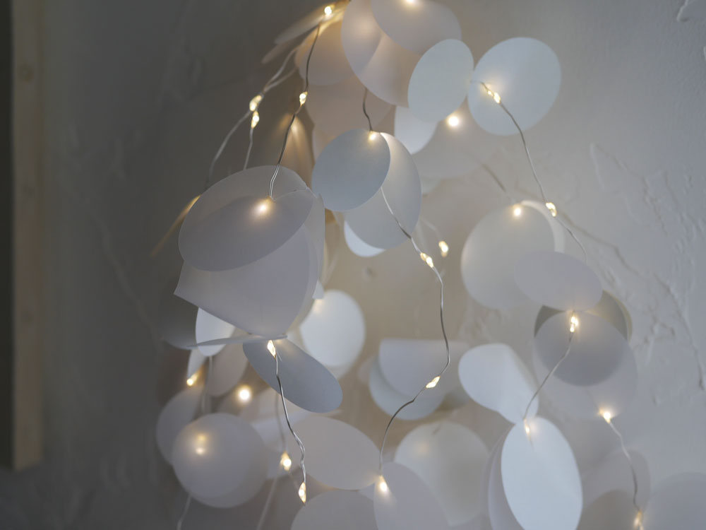 パーティー用のグレーとシルバーの紙製LEDライト「Moon Light Tall」