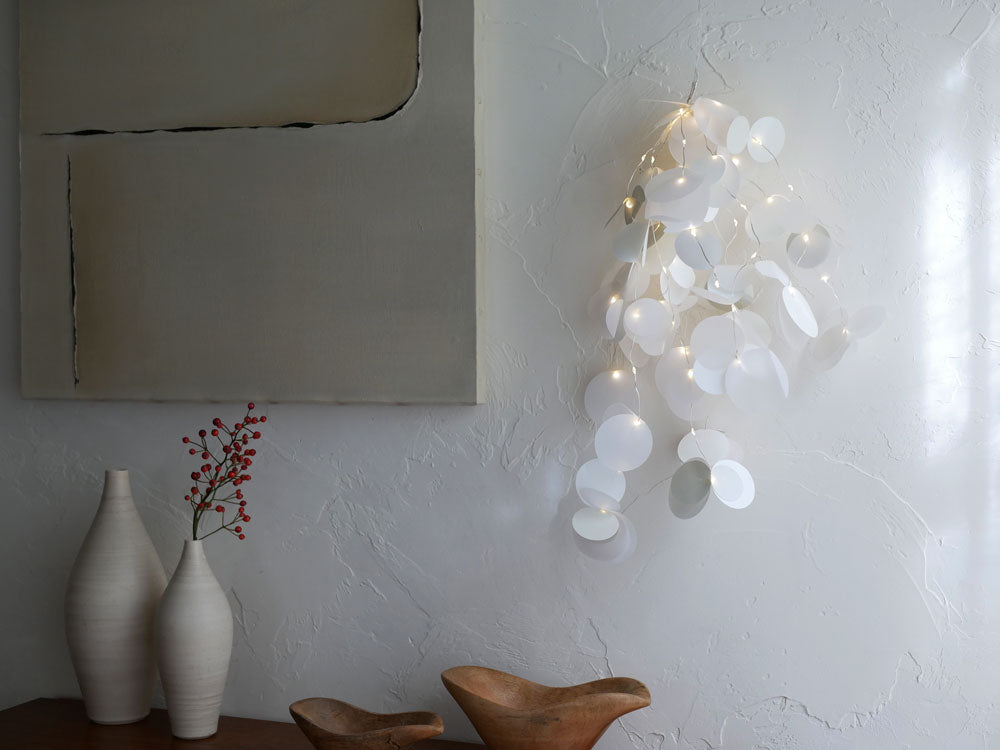 rader/レダーのMoon Light Tall、紙とLEDを使用した球形シャンデリアライト