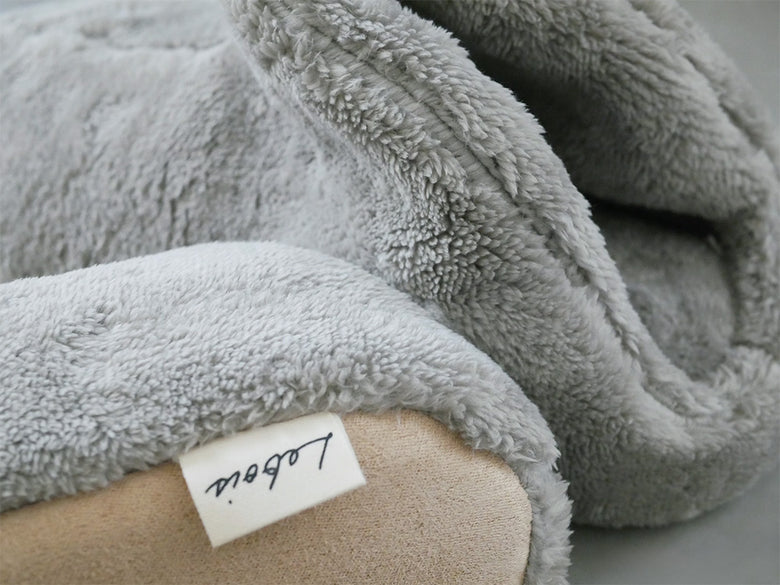 Le bois（ルボア）のグレーのポリエステル製着る毛布