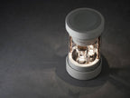 BALMUDA The Speakerのコンパクトなホームアプライアンススピーカー。直径105mm、高さ188mmでABSと金属素材を使用したデザイン。