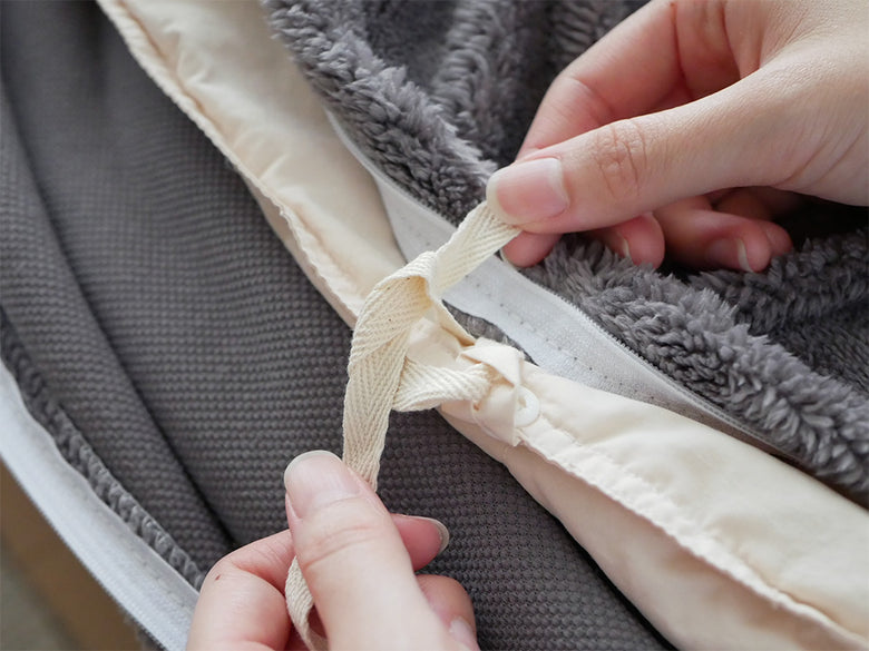 Le bois（ルボア）2WAY掛け布団カバーが白いベッドにセットされた様子