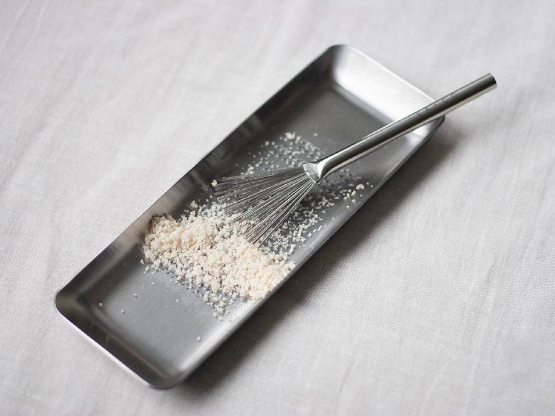 EAトCO製18-8ステンレス製ハケ、全幅45mm×全長140mm×高さ8mmの日本製キッチン用ブラシ