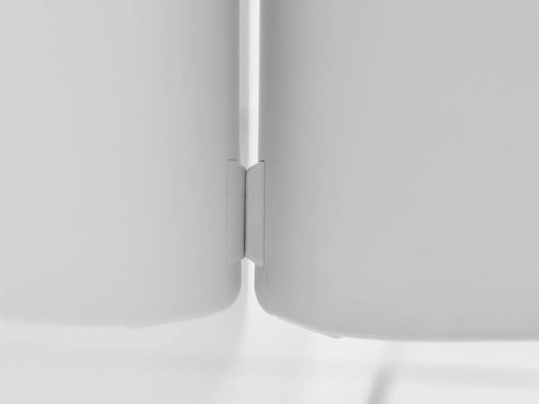 白とシルバーのプラスチック製デザインが施されたタワー洗いやすいマグネット風呂イス