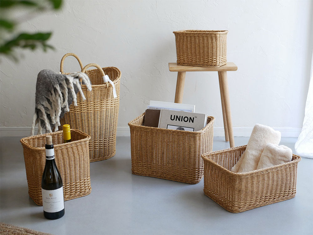 ハンドル付きの天然素材を使用した収納用ストレージバスケット