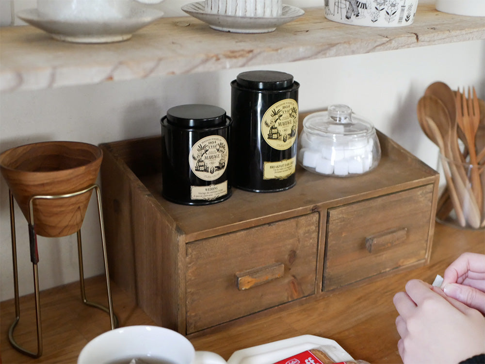 アビテ【HABITER】のブラウン色木製ウッドストレージセット。チェスト、ドロアー、ペーパートレーが揃っています。