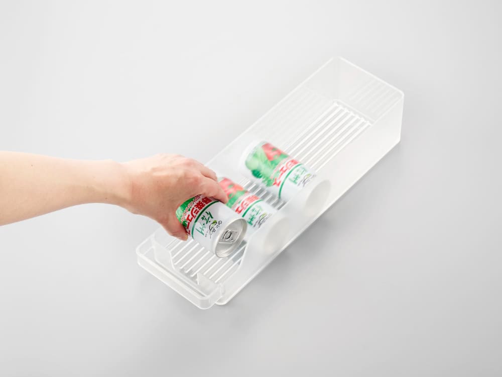 タワー冷蔵庫中缶ストッカーのプラスチック製フードコンテナと蓋が入った収納ボックス