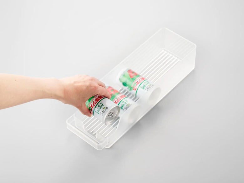 タワー冷蔵庫中缶ストッカーのプラスチック製フードコンテナと蓋が入った収納ボックス