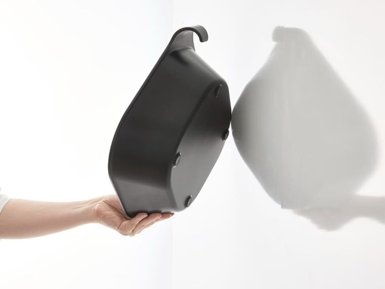 銀色のプラスチック製マグネット＆引っ掛け機能を備えたタワー湯おけ